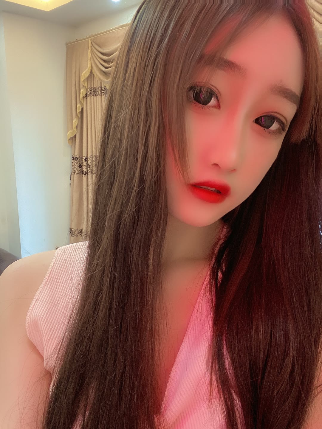 水嫩水嫩的年轻漂亮小姐姐丝.袜.陪浴